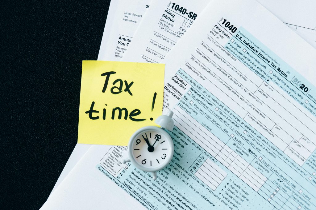 Professional ITR filing consultant in Delhi helping clients with income tax return services